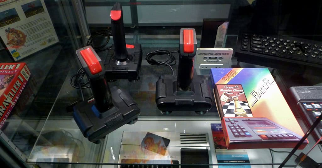 Retropelaajille on tarjolla monenlaista herkkua.