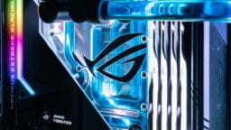 Suomen tehokkain pelitietokone on täällä – et taatusti arvaa mitä se painaa